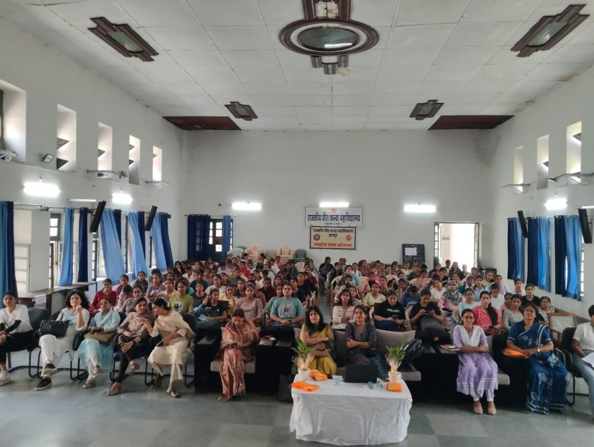 “Happiness and success” विषय आधारित विशेष व्याख्यान एवं ध्यान योग सत्र आयोजित