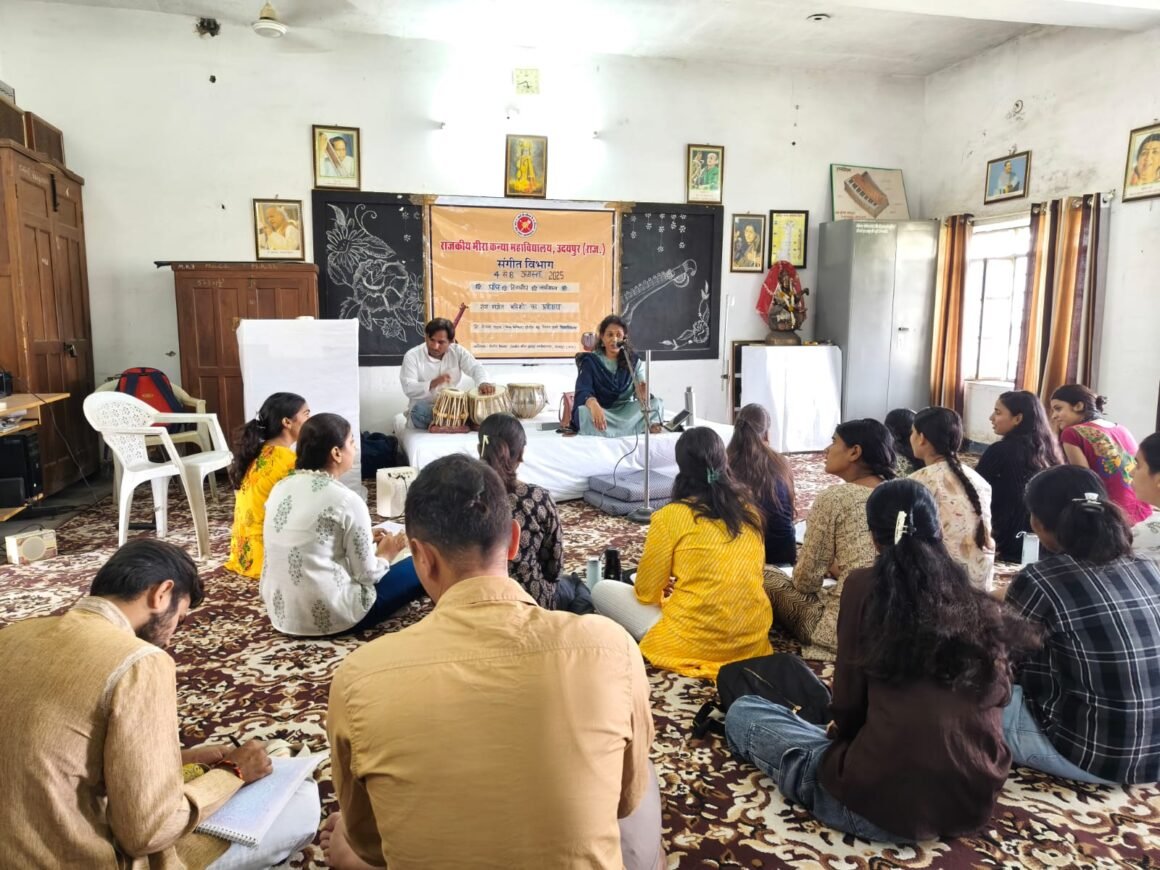 संगीत विभाग में “राग संगीत: बंदिशों का प्रशिक्षण” विषय पर आयोजित पांच दिवसीय कार्यशाला